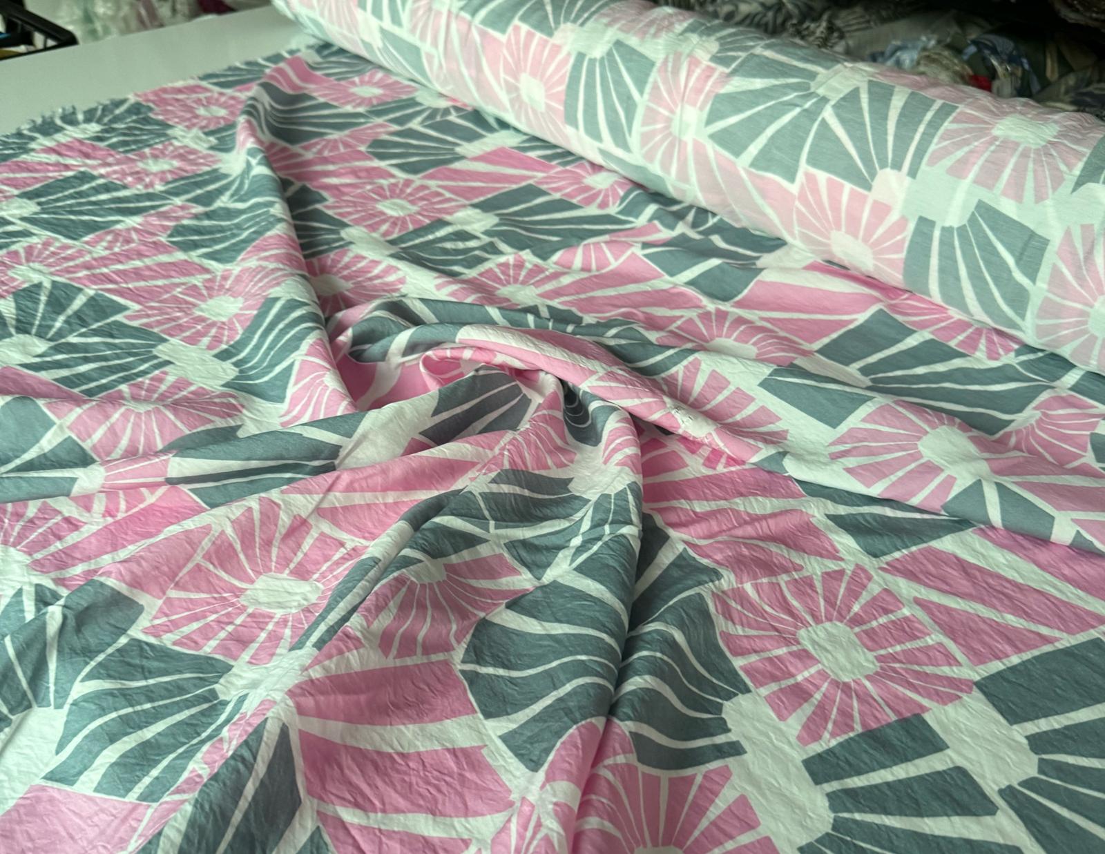 Ayrobin Kumaş (Tensel/Modal Kumaş) Geometrik Çiçek Desen Toz Pembe Renk