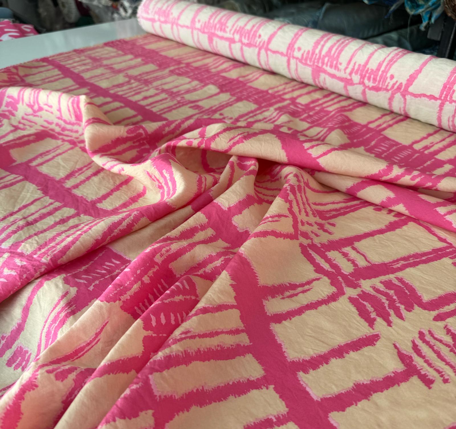 Ayrobin Kumaş (Tensel/Modal Kumaş)  Asimetrik Kare Desen Pembe Renk