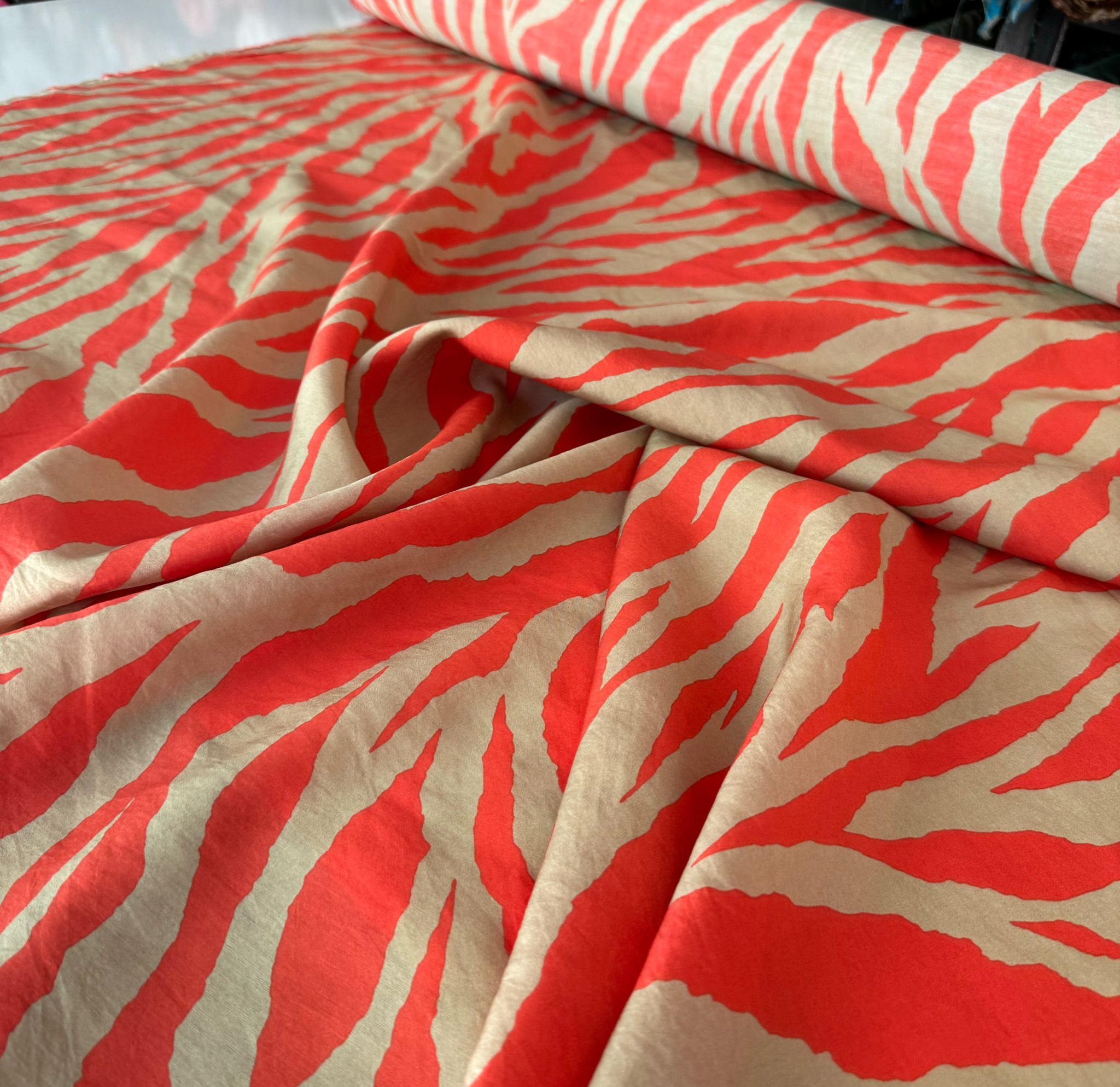 Ayrobin Kumaş (Tensel/Modal Kumaş)  Turuncu Renk Zebra Desen