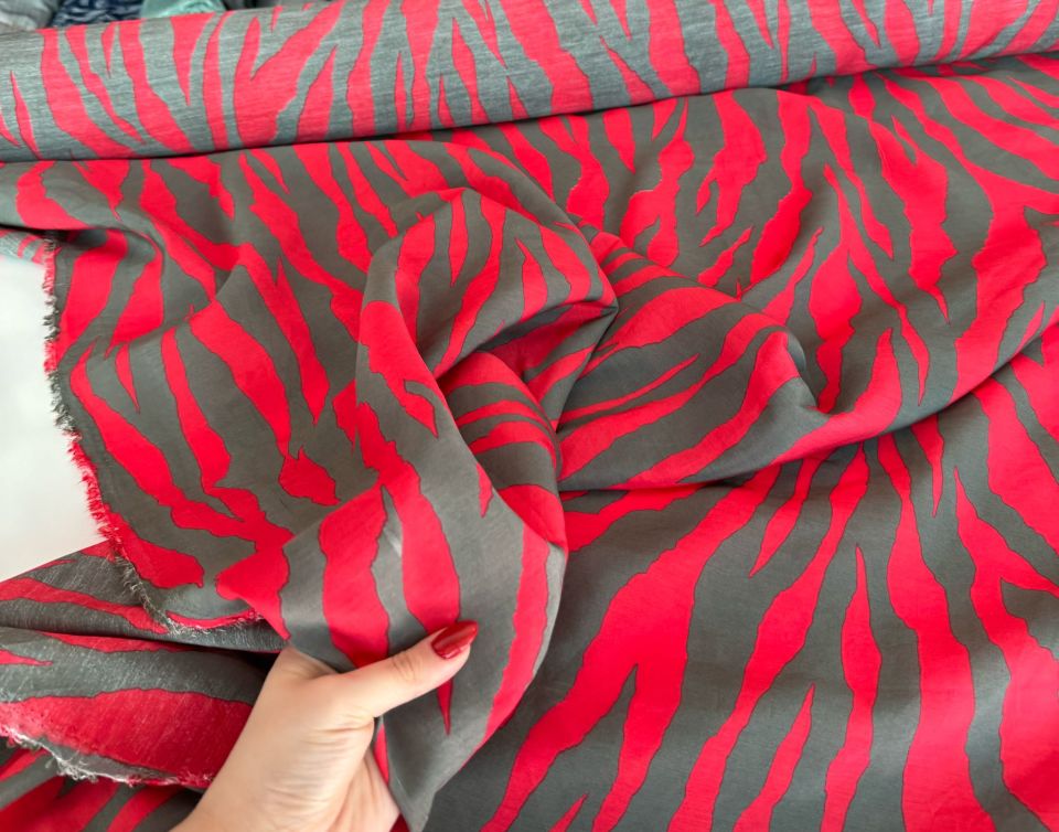 Ayrobin Kumaş (Tensel/Modal Kumaş)  Bordo Renk Zebra Desen