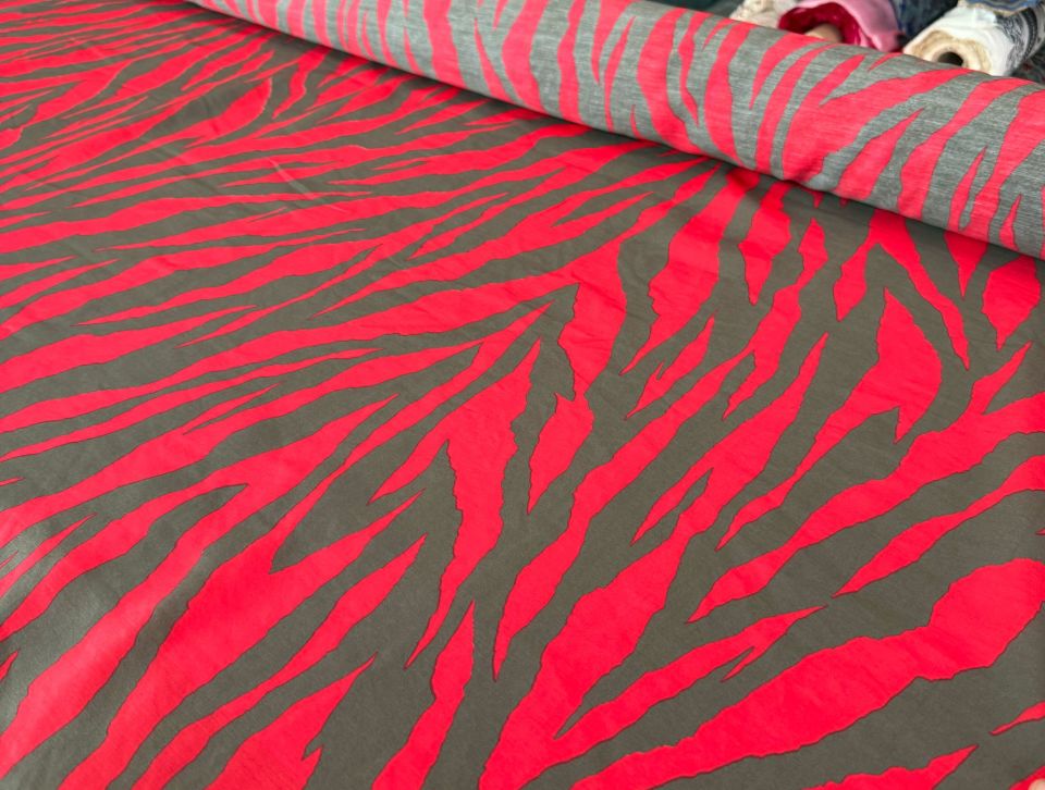 Ayrobin Kumaş (Tensel/Modal Kumaş)  Bordo Renk Zebra Desen