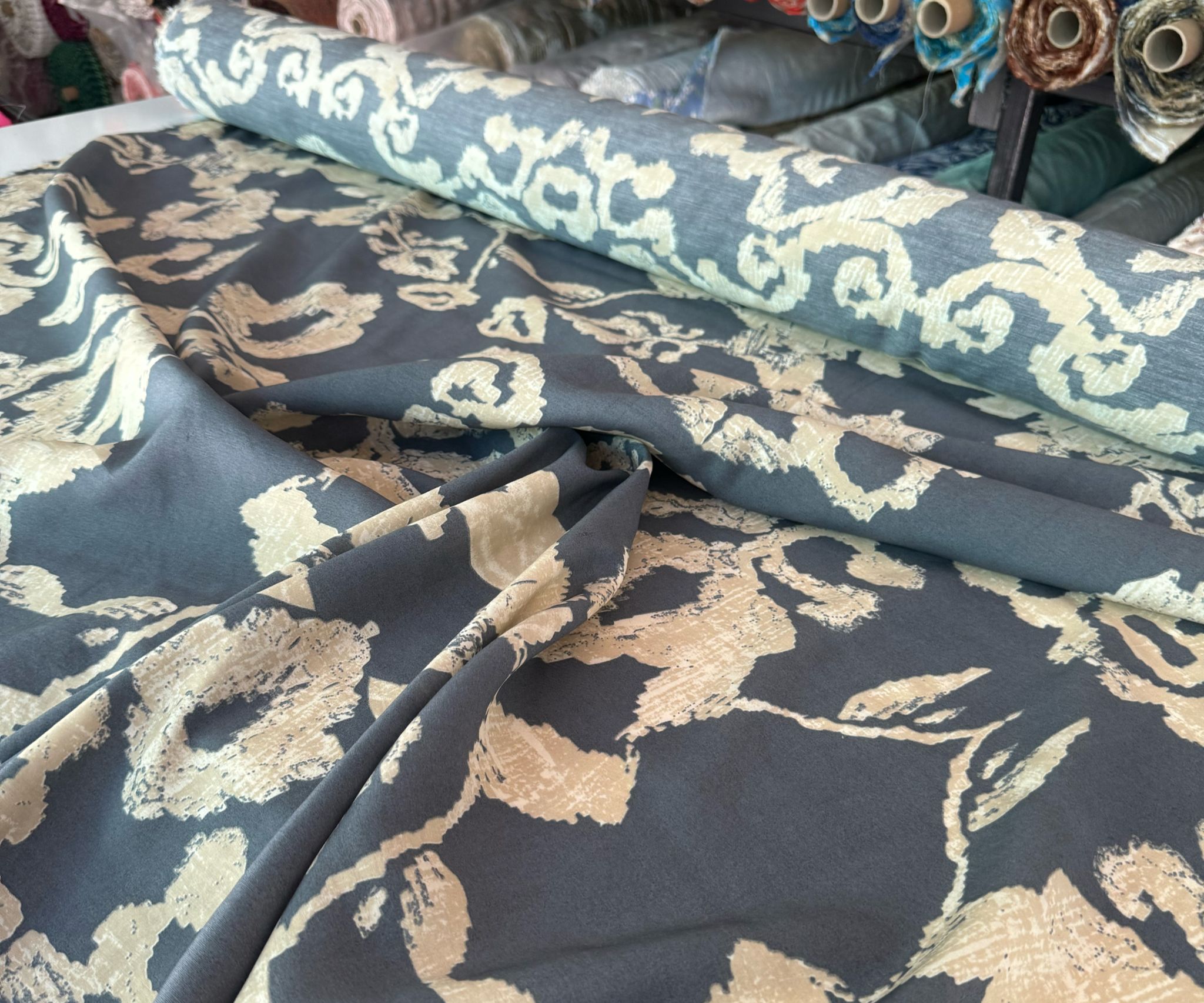 Ayrobin Kumaş (Tensel/Modal Kumaş) Madina Desen Antrasit