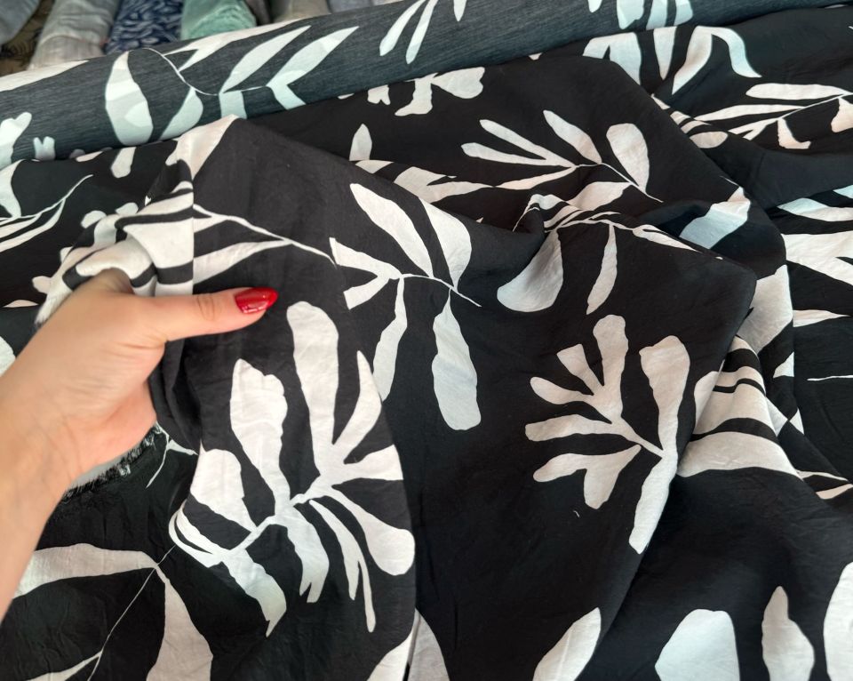 Ayrobin Kumaş (Tensel/Modal Kumaş) Yaprak Desen Siyah Beyaz