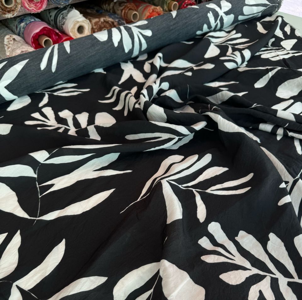 Ayrobin Kumaş (Tensel/Modal Kumaş) Yaprak Desen Siyah Beyaz
