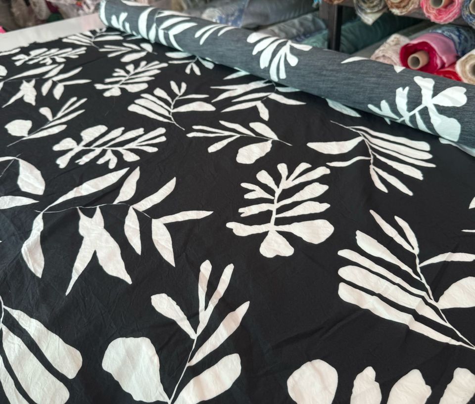 Ayrobin Kumaş (Tensel/Modal Kumaş) Yaprak Desen Siyah Beyaz