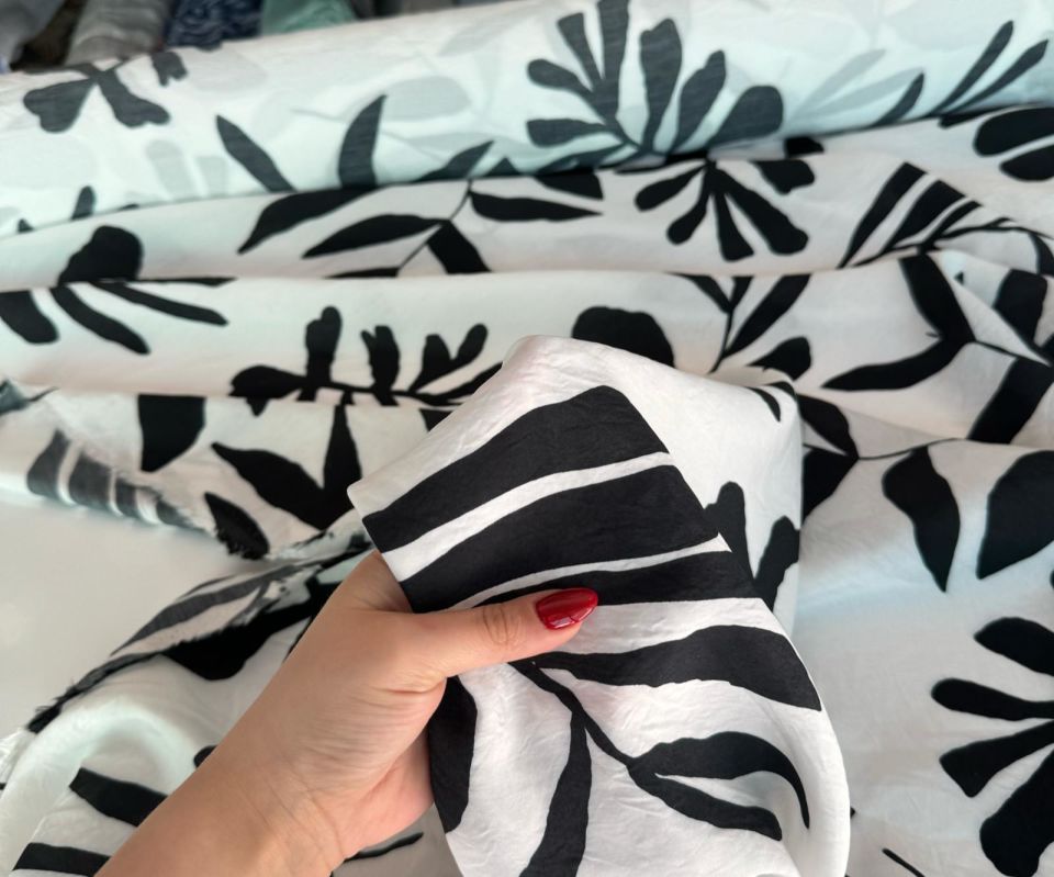 Ayrobin Kumaş (Tensel/Modal Kumaş) Yaprak Desen Beyaz Siyah