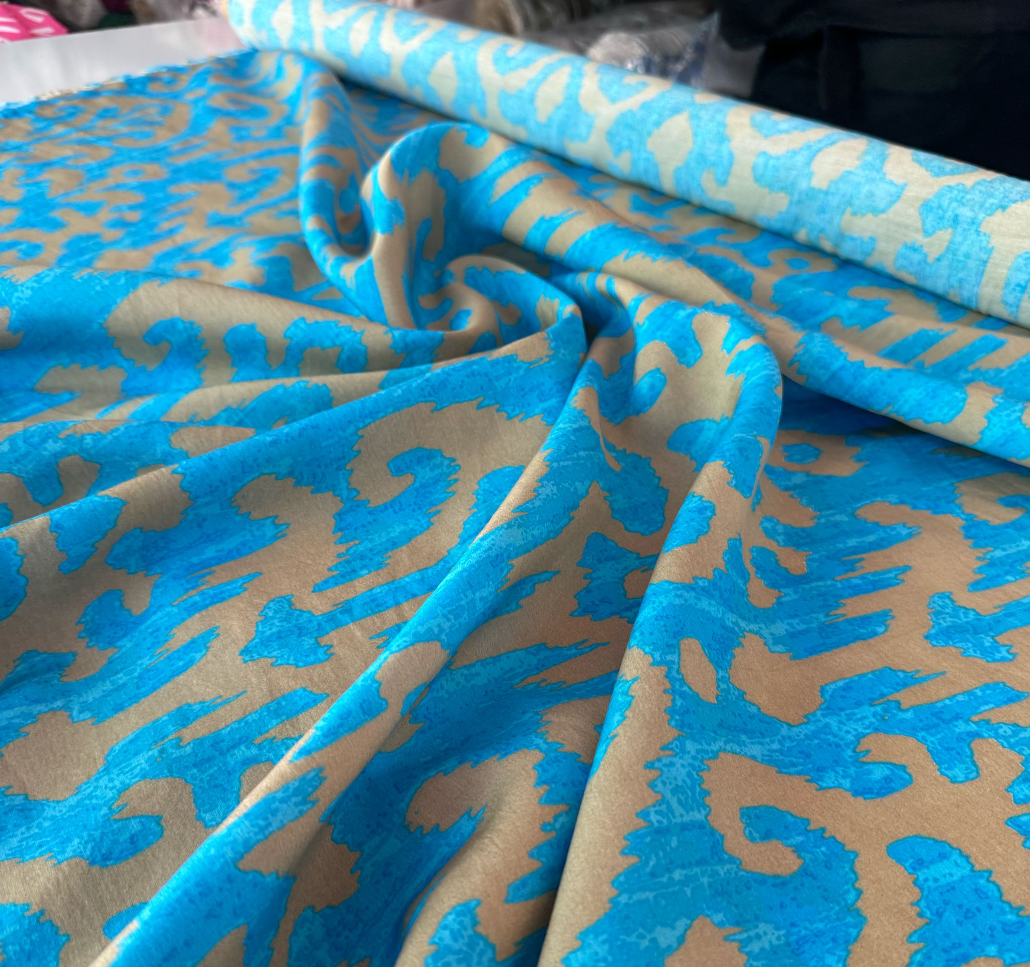 Ayrobin Kumaş (Tensel/Modal Kumaş) Neon Mavi Madina Desen