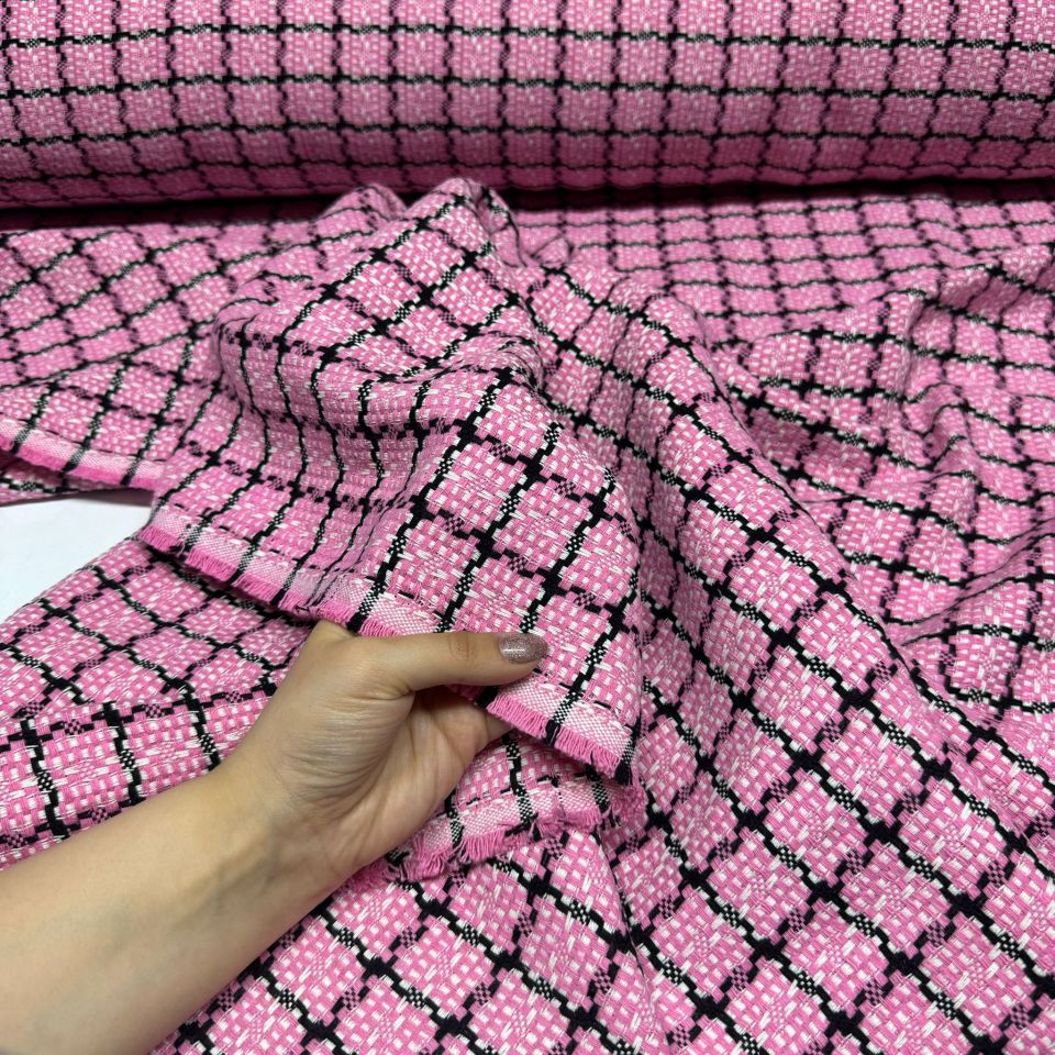 Tüvit Kumaş Şanel Kumaş Pembe Kare Desen