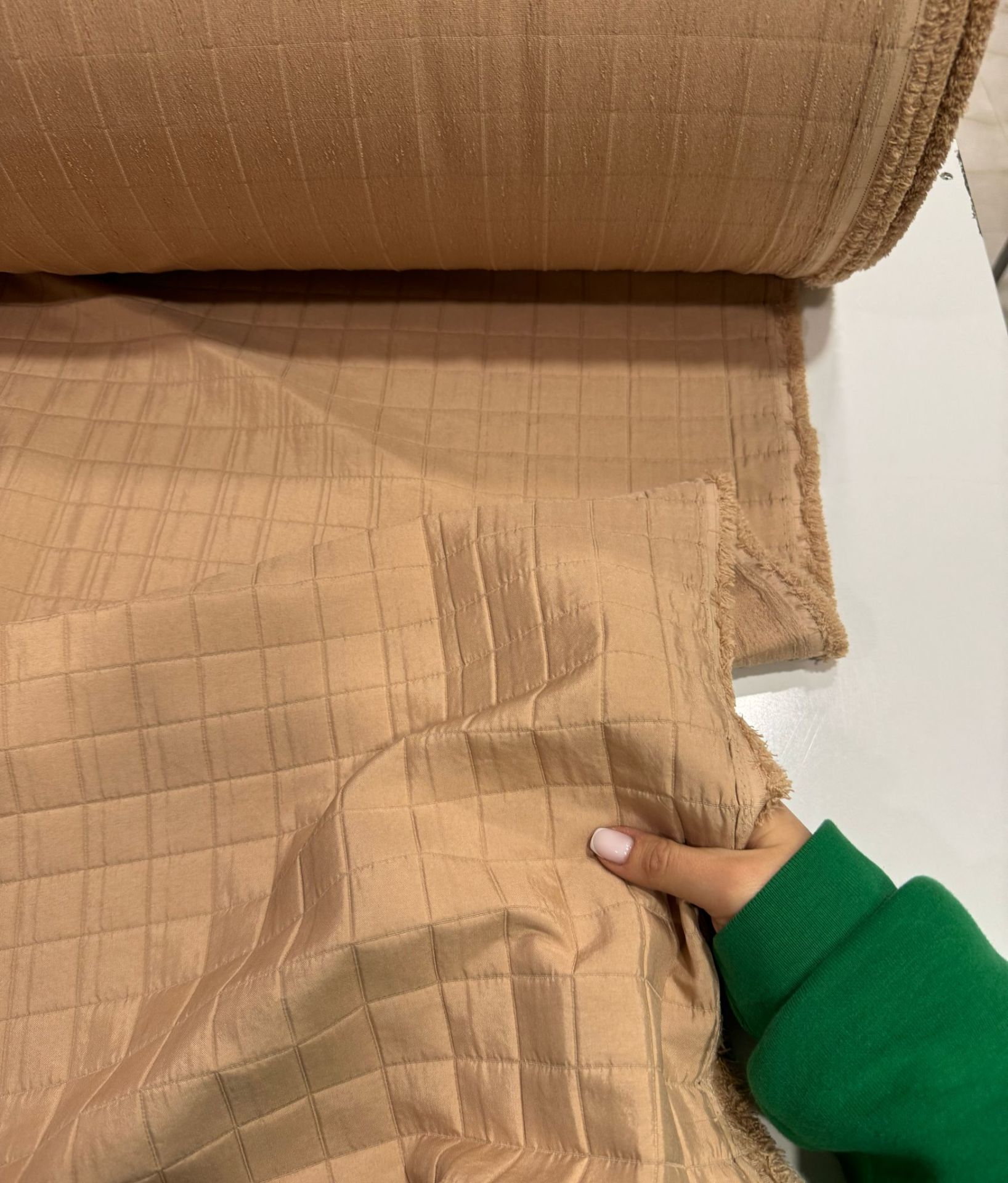 Kapitone Kumaş Sütlü Kahve Renk