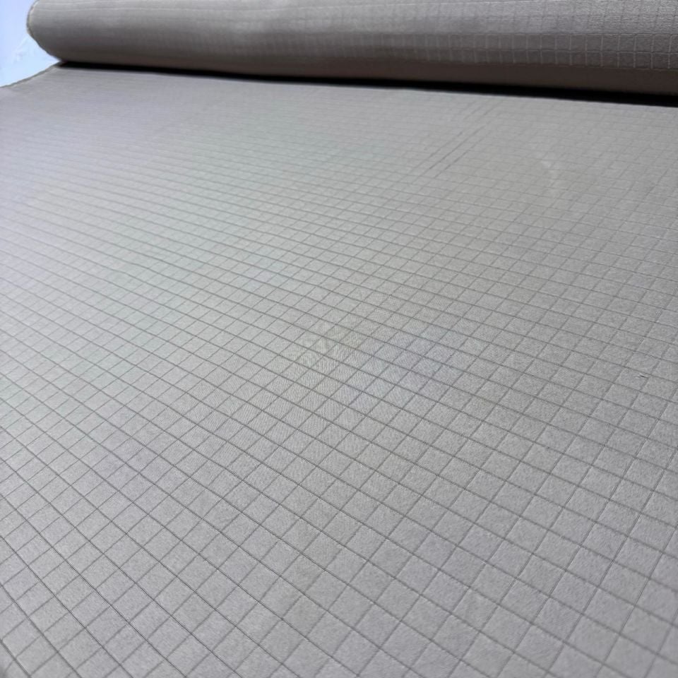 Kapitone Kumaş Çift En Küçük Kareli Vizon Renk