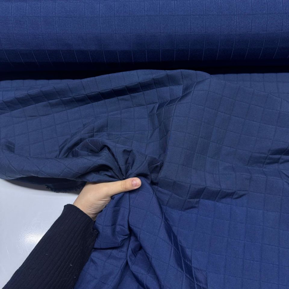 Kapitone Kumaş Lacivert Renk Çift En Pamuk Dokuma Kareli