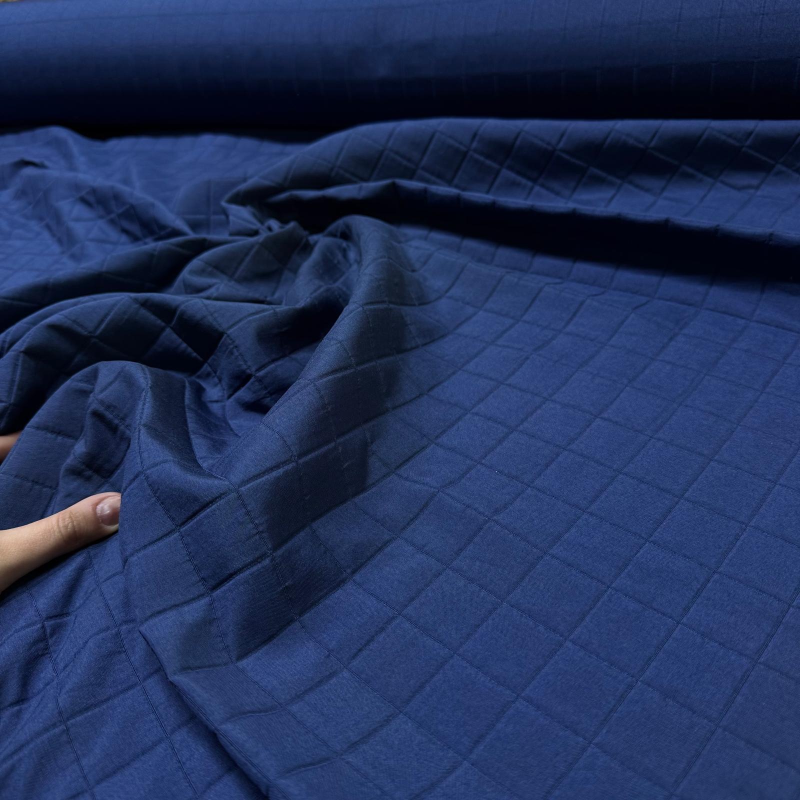 Kapitone Kumaş Lacivert Renk Çift En Pamuk Dokuma Kareli