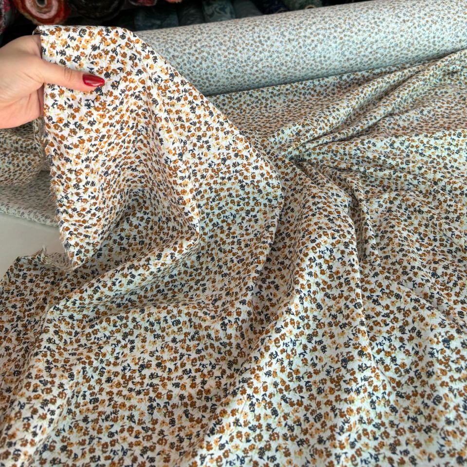 %100 Pamuk Flam Keten Kumaş Turuncu Küçük Çiçek Desenli Emprime