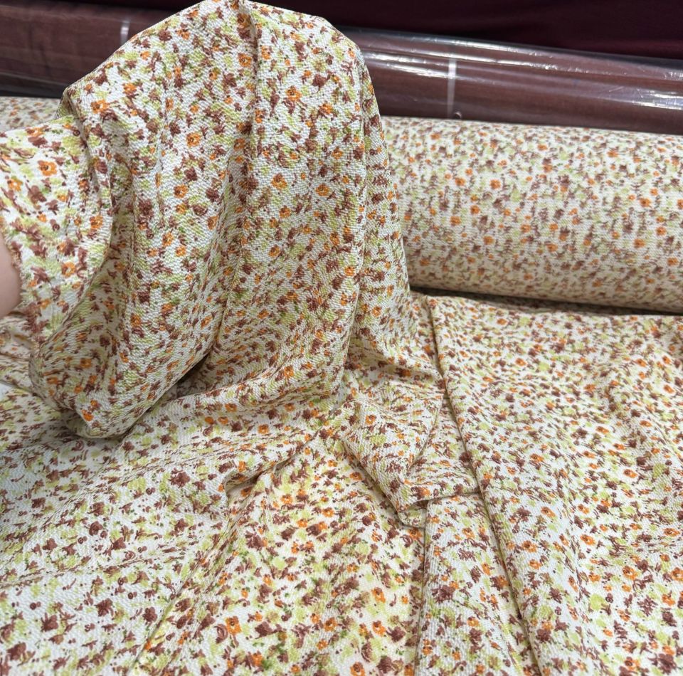 Gofre Kumaş Küçük Çiçek Desenli Emprime Turuncu Çiçek