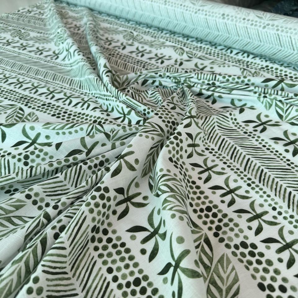 %100 Pamuk Flam Keten Kumaş Su Yeşili Desenli Beyaz Zemin