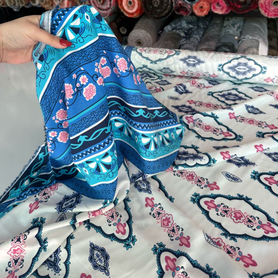 Viskon Kumaş Sulu Desen Çiçekli Mavi Pembe