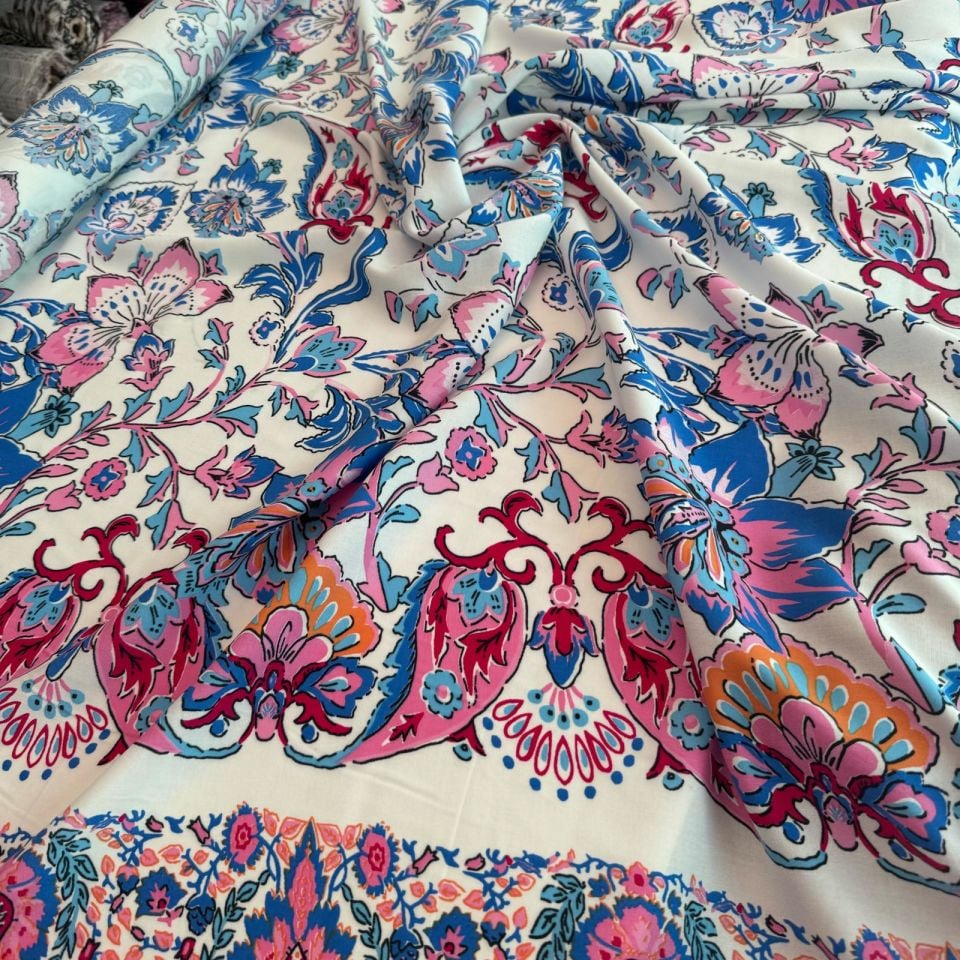 Viskon Kumaş Mavi Pembe Renk Çiçek Gül Desenli Sulu