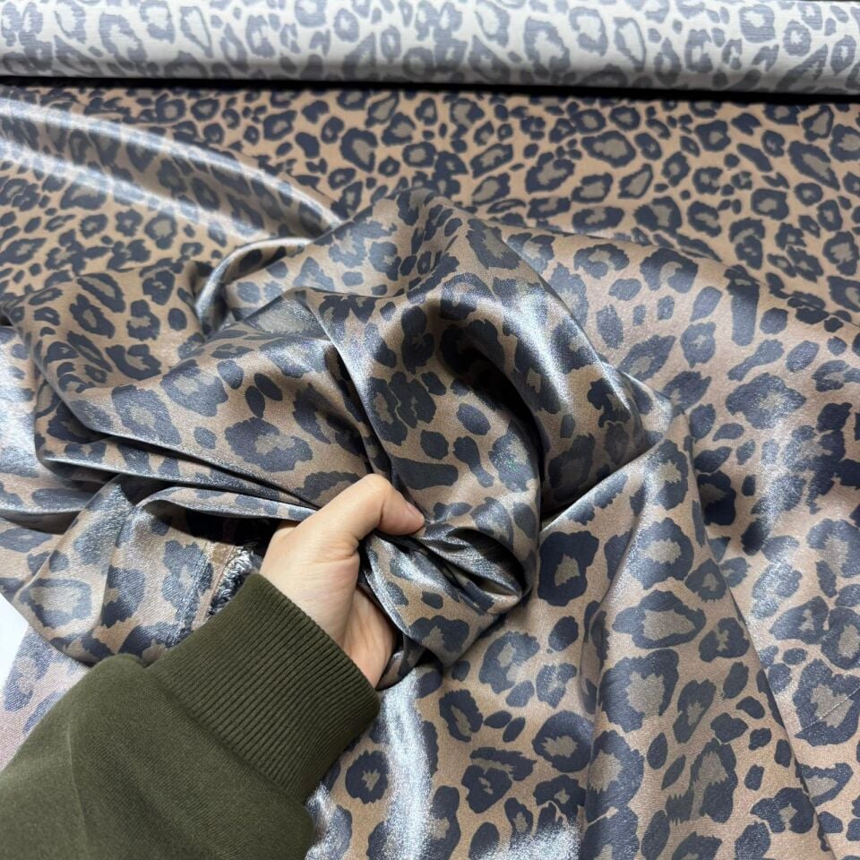 Floş Saten Kumaş Parlak Işıltılı Çift En Kahverengi Leopar Desenli