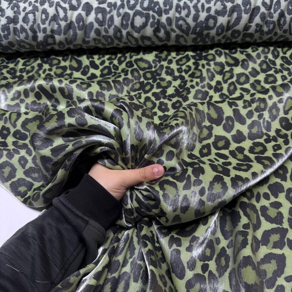Floş Saten Kumaş Parlak Işıltılı Çift En Leopar Desenli Zümrüt