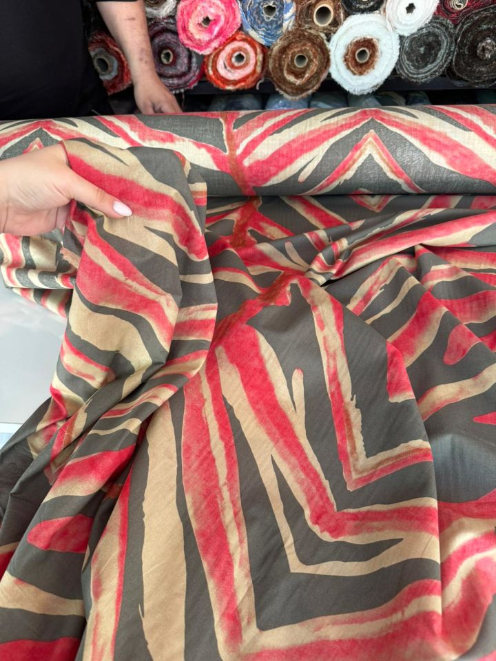 Vual Viskon Kumaş %100 Pamuk Kırmızı Renk Desenli