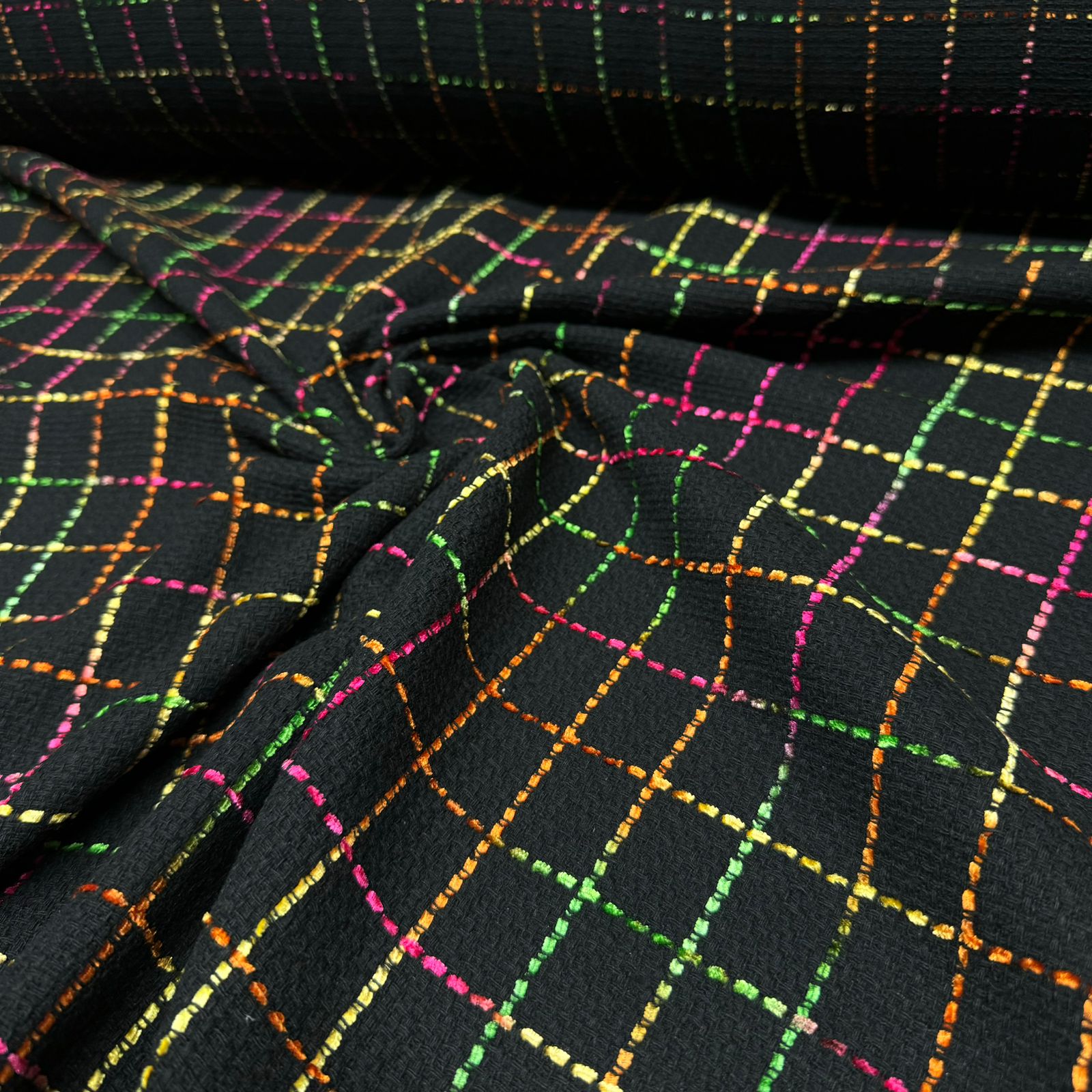 Tüvit Şanel Kumaş Renkli Siyah Renk