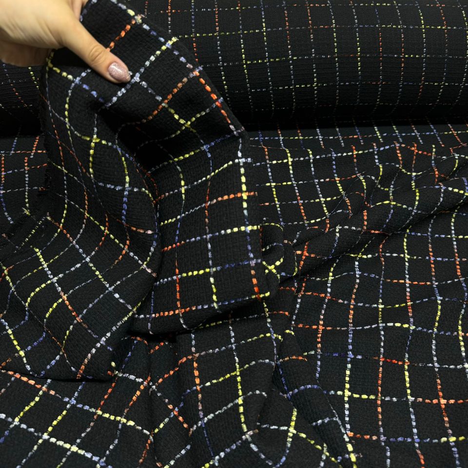 Tüvit Desenli Şanel Kumaş Renkli Siyah Renk