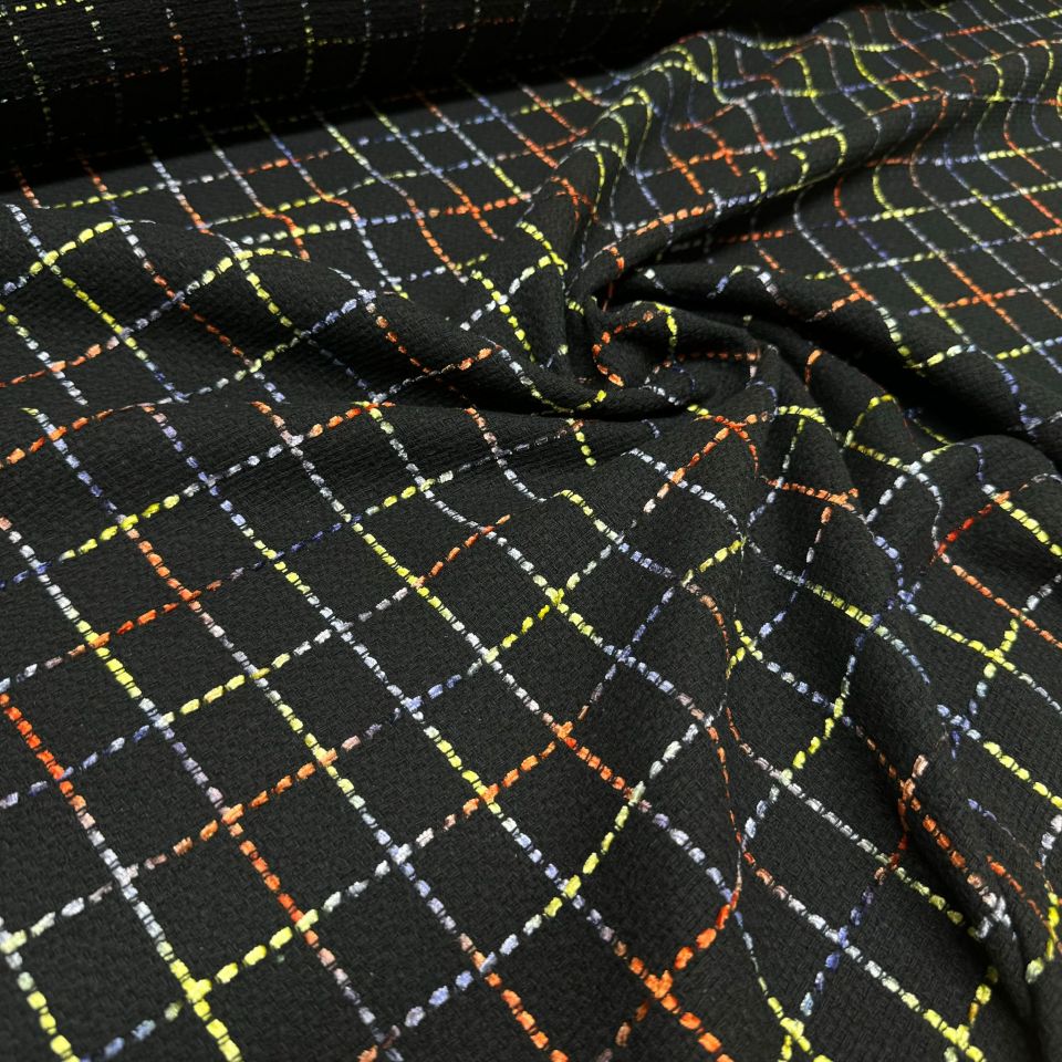 Tüvit Desenli Şanel Kumaş Renkli Siyah Renk