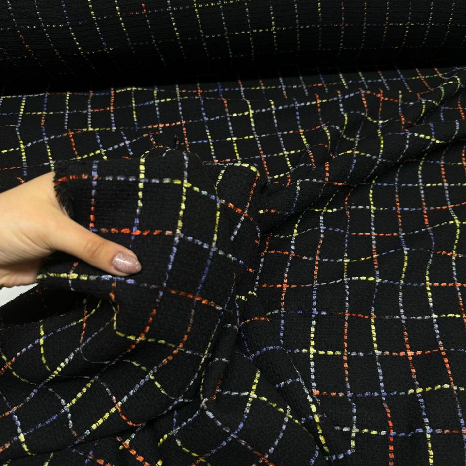 Tüvit Desenli Şanel Kumaş Renkli Siyah Renk