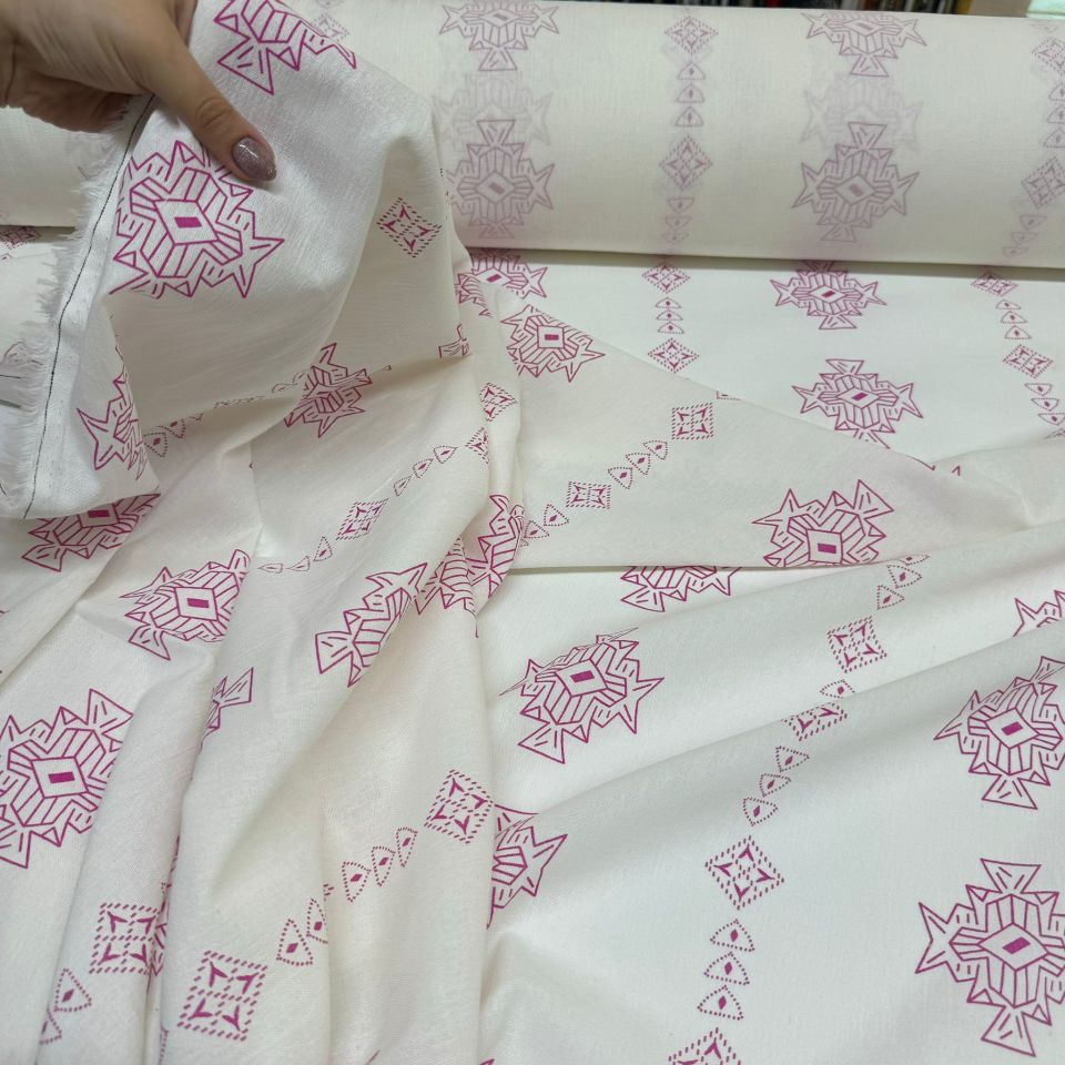 Organik Pamuk Şile Bezi Kumaş Pembe Renk Etnik Desenli Beyaz Zemin