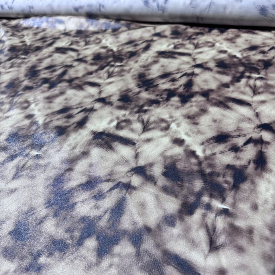 Floş Saten Kumaş Parlak Işıltılı Çift En Vizon Desenli