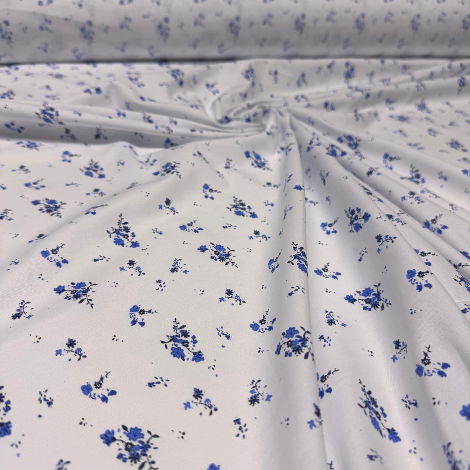 Poplin Kumaş Mavi Çiçek Desenli Beyaz Renk Çift En