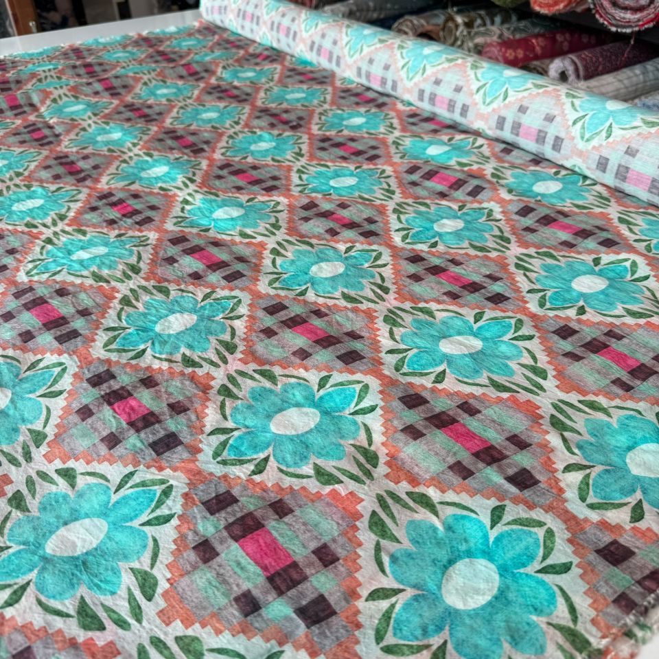 Mango Şifon Kumaş Renkli Çiçek Desenli Turkuaz Renk