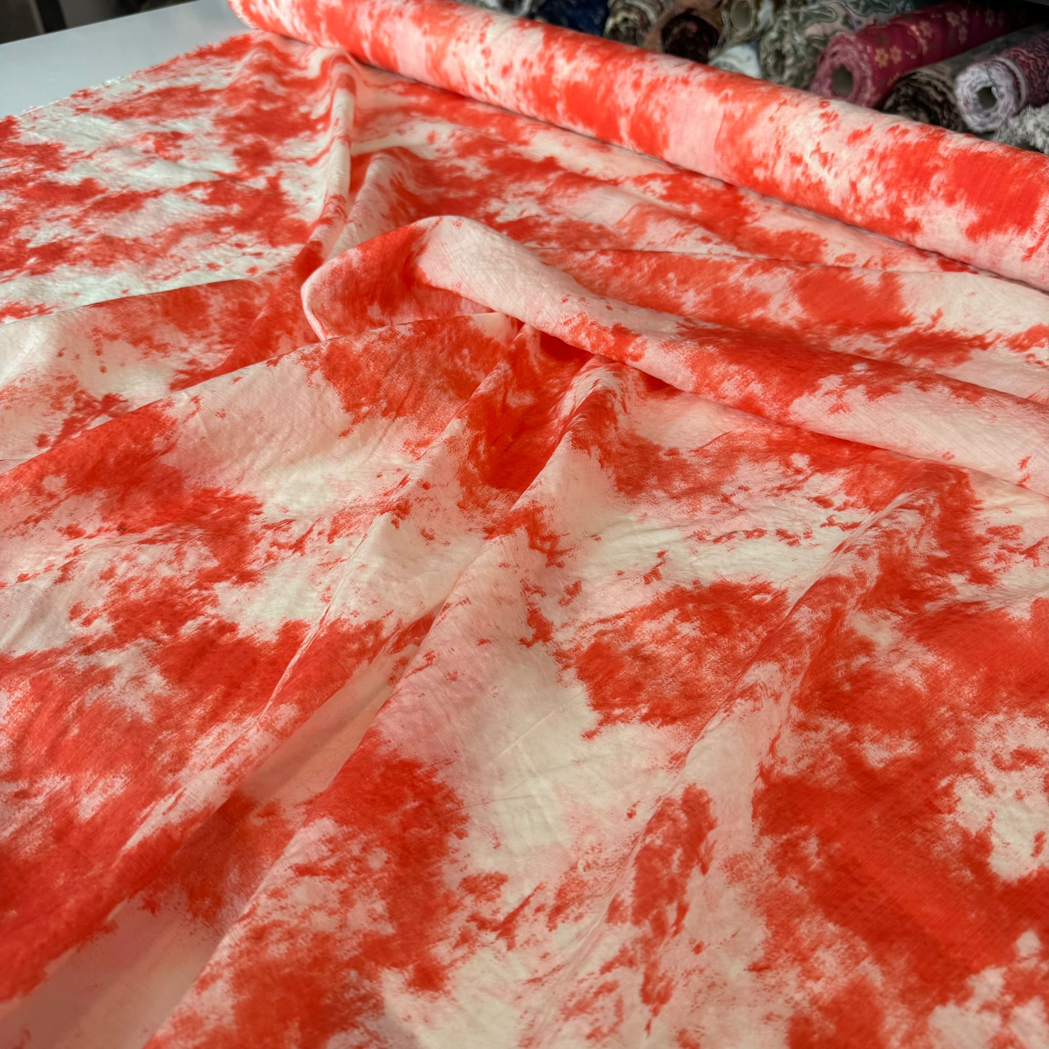 Mango Şifon Kumaş Turuncu Renk Batik Desenli