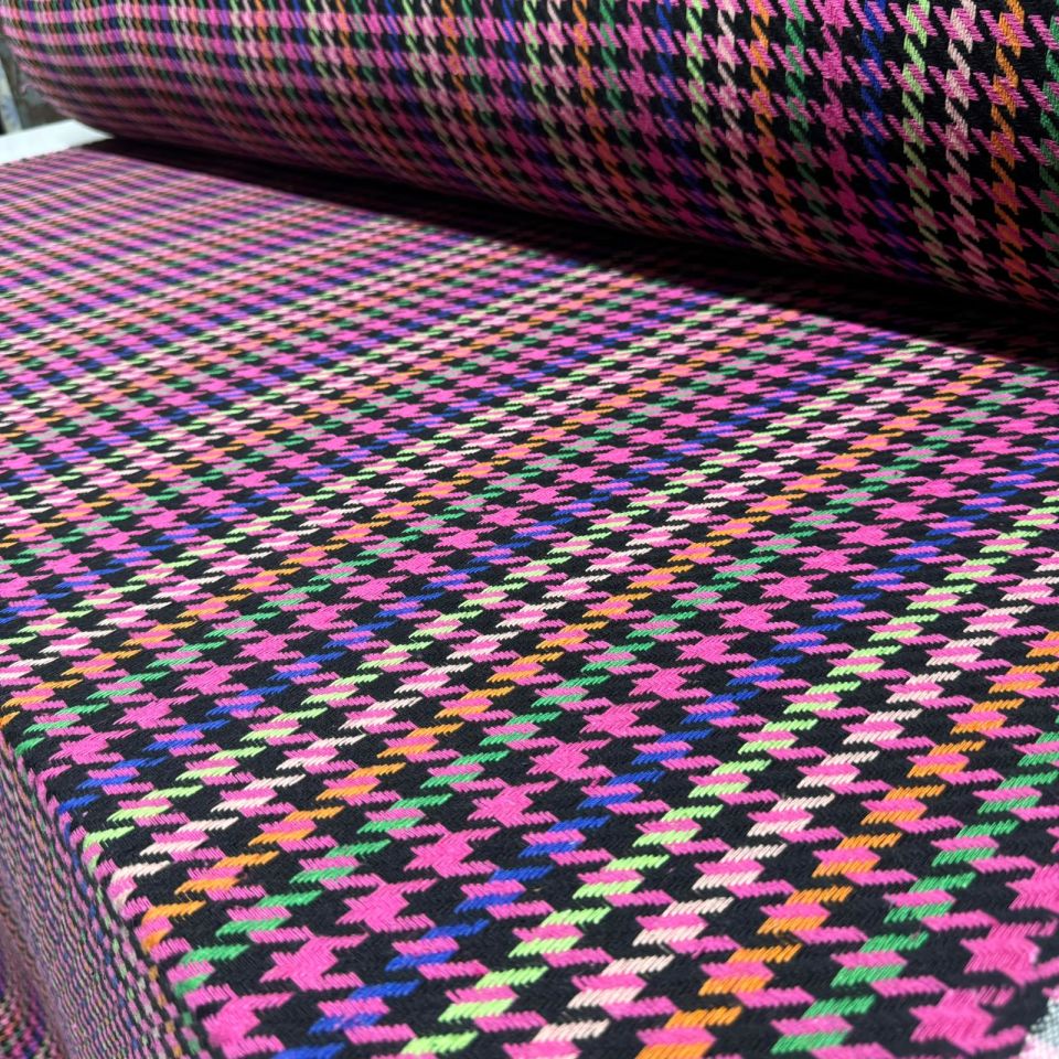 Tüvit Şanel Kumaş Kazayağı Desenli Pembe Renk