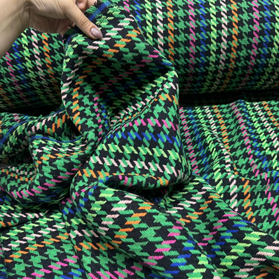 Tüvit Şanel Kumaş Kazayağı Desenli Yeşil Renk