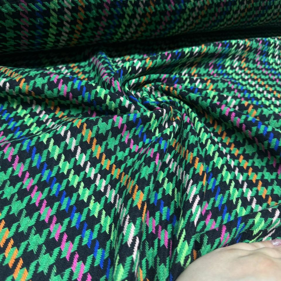 Tüvit Şanel Kumaş Kazayağı Desenli Yeşil Renk