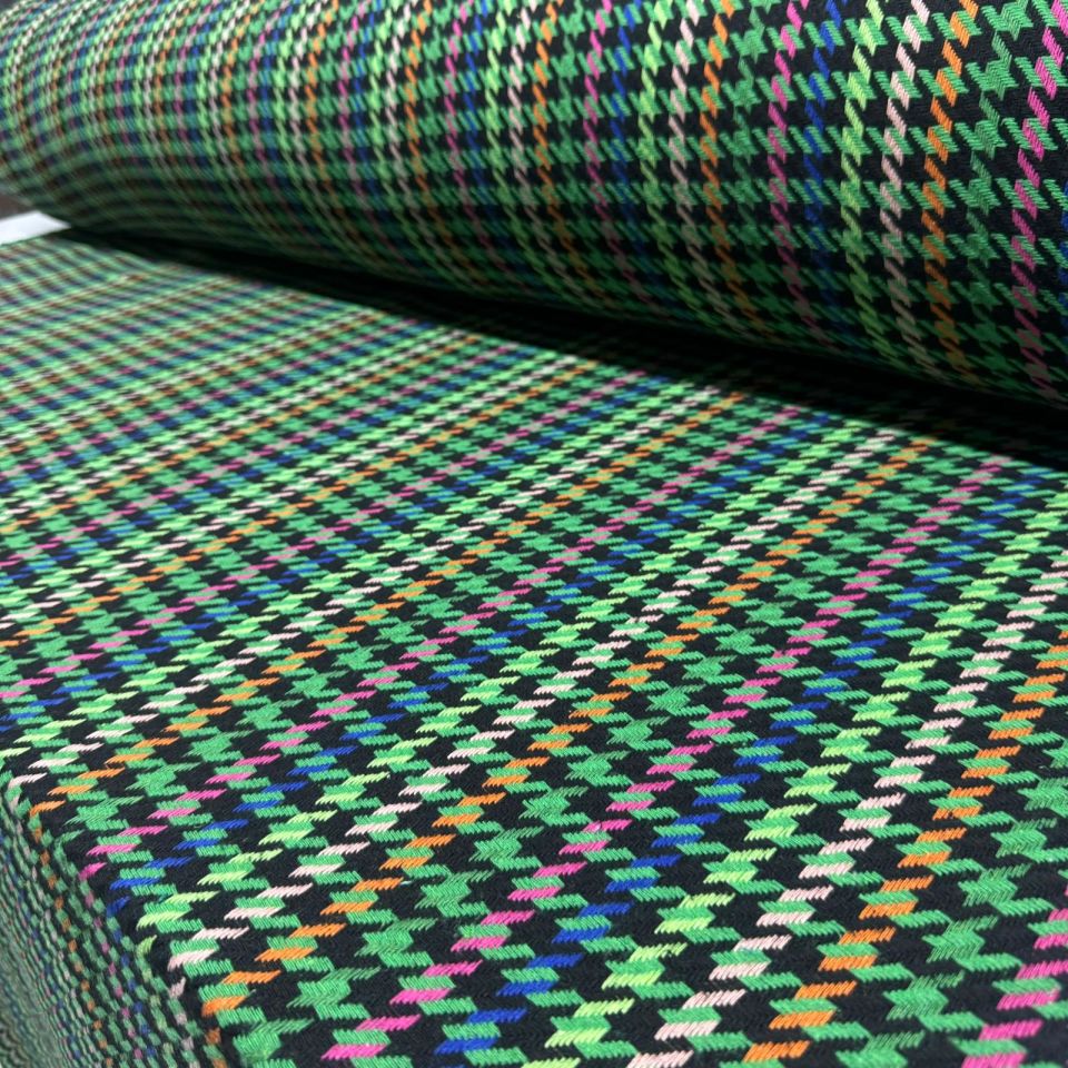 Tüvit Şanel Kumaş Kazayağı Desenli Yeşil Renk