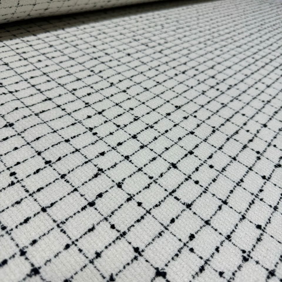 Tüvit Şanel Kumaş Kırık Beyaz/Ekru Renk Küçük Kare Desenli