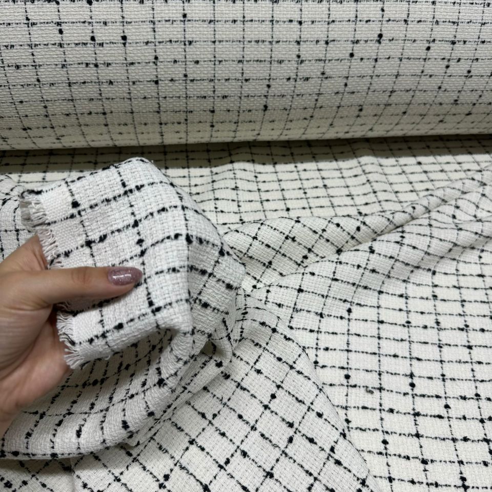 Tüvit Şanel Kumaş Kırık Beyaz/Ekru Renk Küçük Kare Desenli