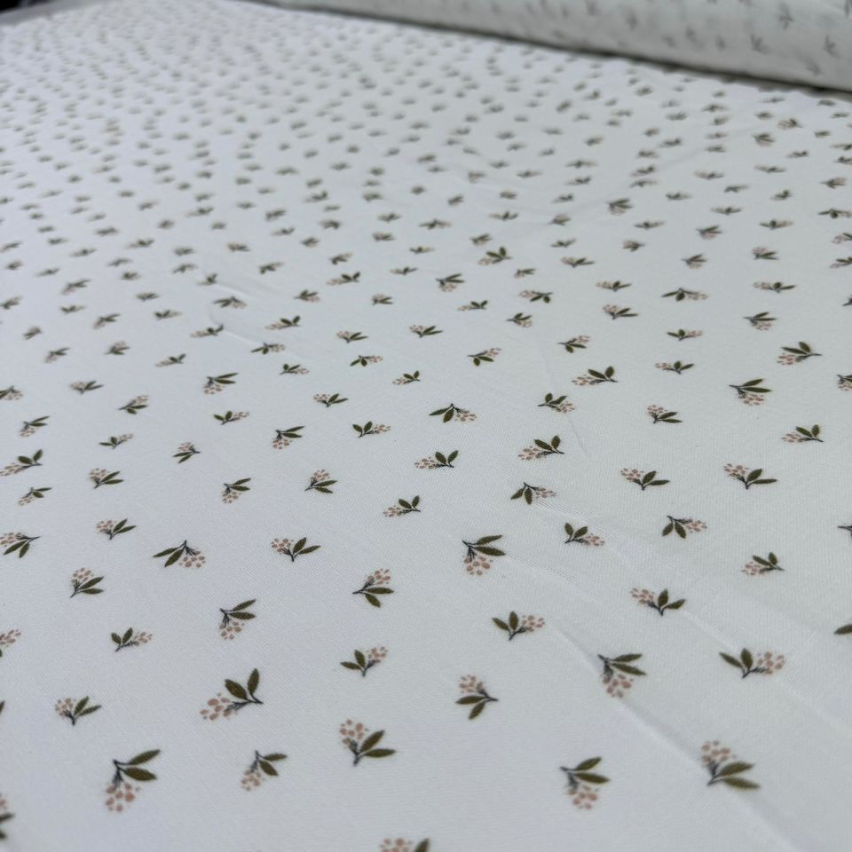 Organik Çift Kat Müslin Kumaş Minik Çiçek Desenli %100 Pamuk