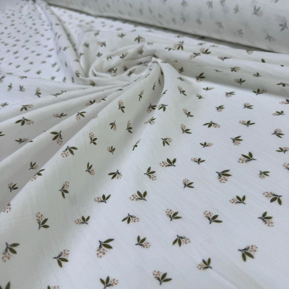 Organik Çift Kat Müslin Kumaş Minik Çiçek Desenli %100 Pamuk
