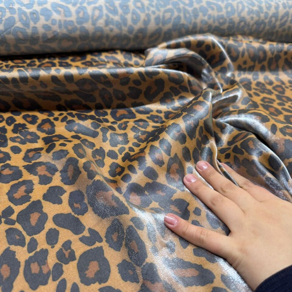 Floş Saten Kumaş Parlak Işıltılı Çift En Kahverengi Leopar