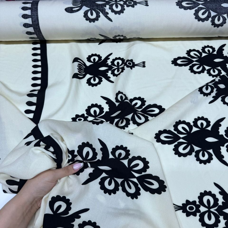 İthal Viskon Kumaş Su Yolu Etnik Desen %100 Pamuk Çift En Siyah Ekru Renk