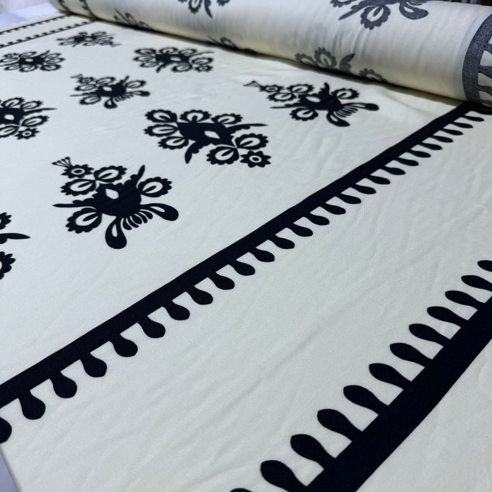 İthal Viskon Kumaş Su Yolu Etnik Desen %100 Pamuk Çift En Siyah Ekru Renk