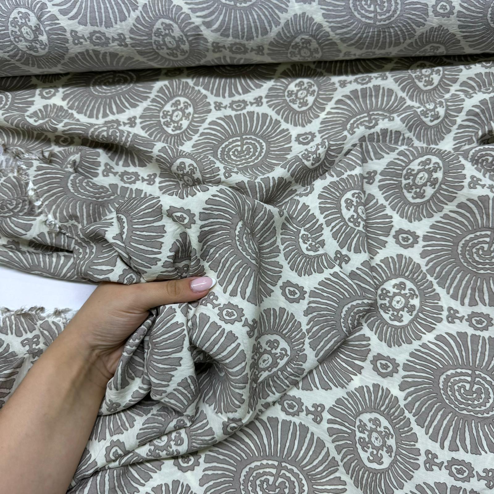 Ayrobin Kumaş Damask Desenli Yuvarlak Motifli En 150 cm Etnik Desen Antrasit Renk