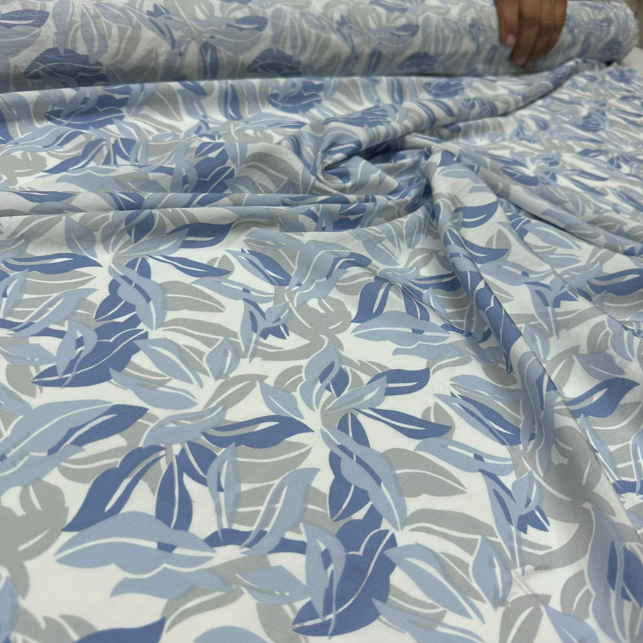 Ayrobin Kumaş Modal Çift En Yaprak Desenli Emprime Mavi Renk