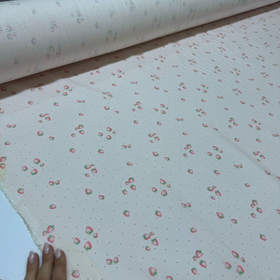 Pamuk Flam Keten Kumaş Pembe Renk Çilek Desenli Çift En