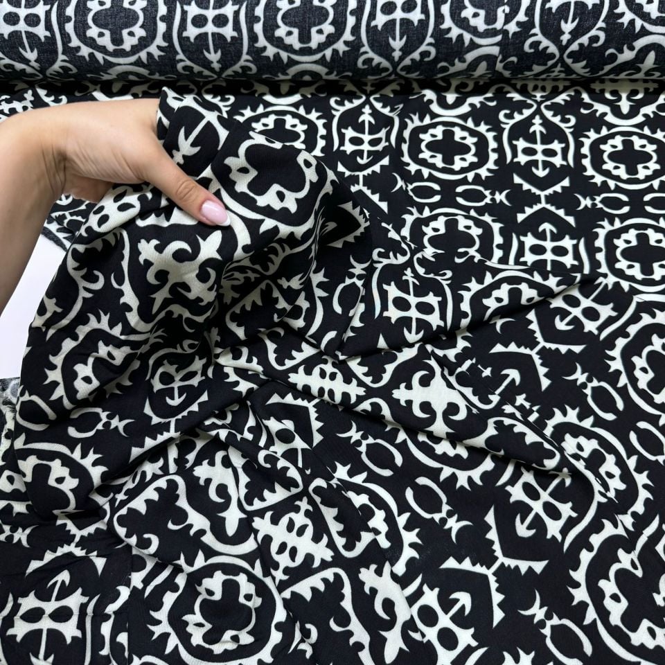 İthal Viskon Kumaş %100 Pamuk Siyah Renk Çok Desenli