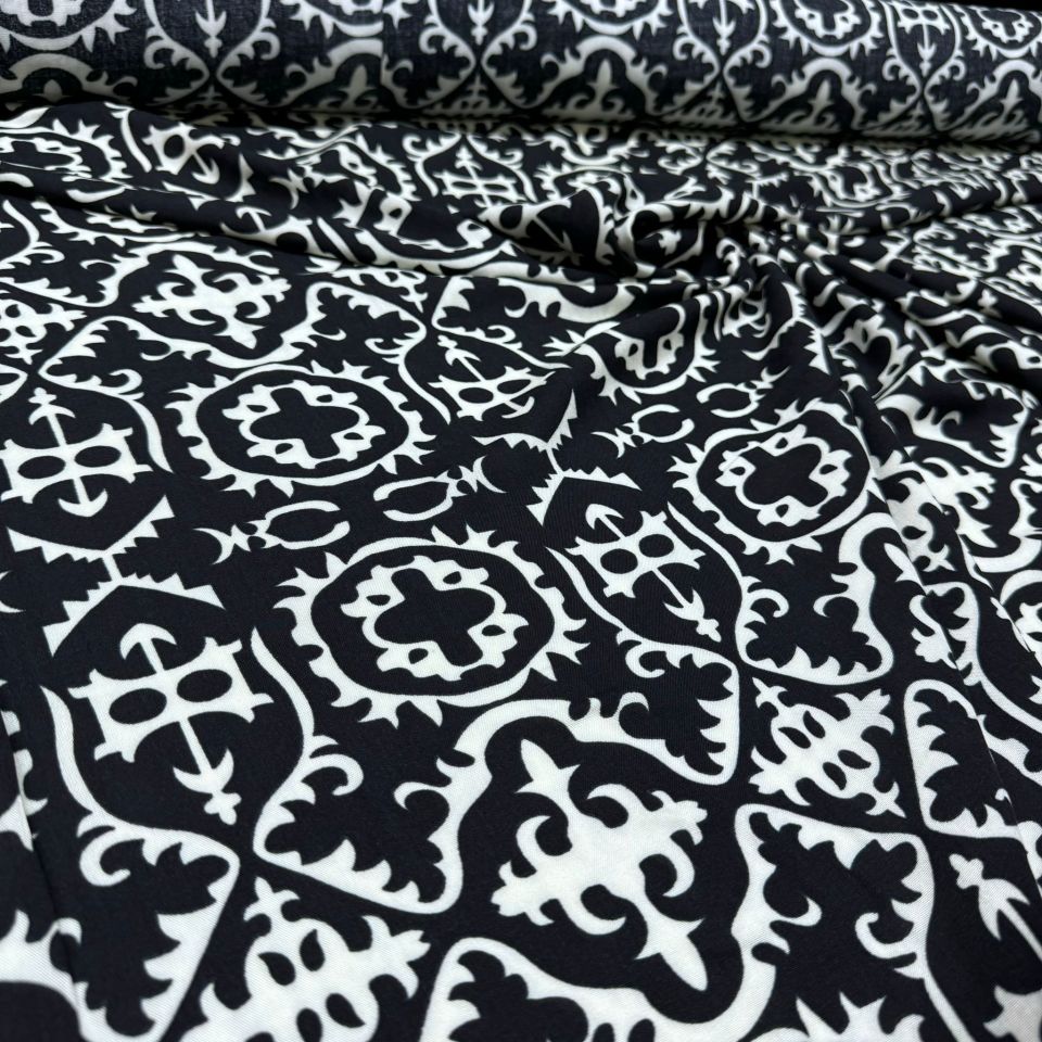 İthal Viskon Kumaş %100 Pamuk Siyah Renk Çok Desenli