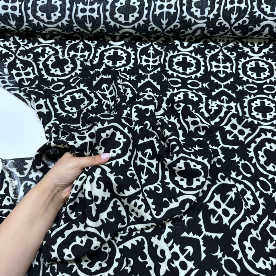 İthal Viskon Kumaş %100 Pamuk Siyah Renk Çok Desenli